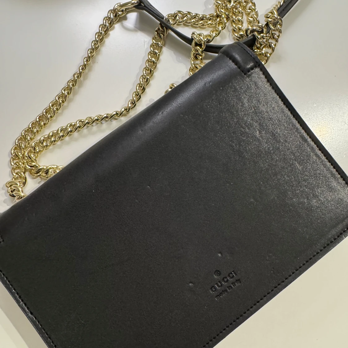 Svart axelväska ” INTE DEN RIKTIGA ” - 91