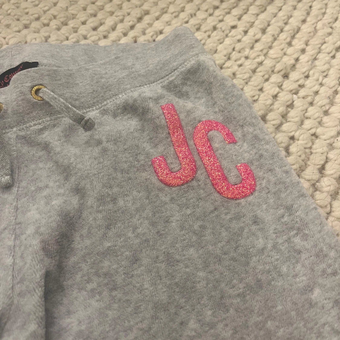 Grå mjukisbyxor från Juicy Couture - 91