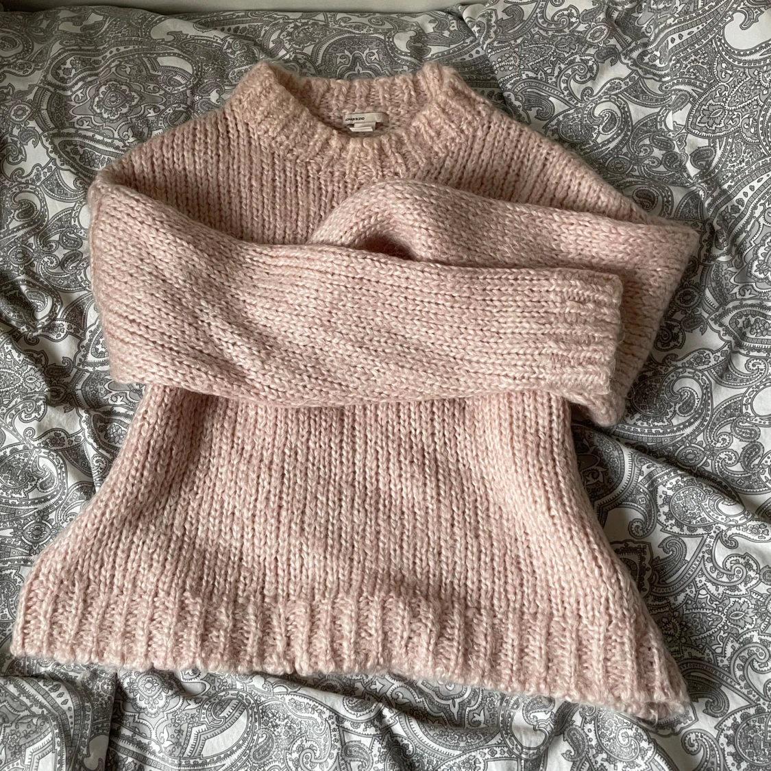 Rosa stickad tröja i mohairblandning