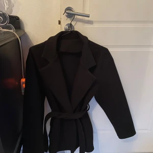 Svart kappa❤️ - Svart kappa använd få gånger❤️