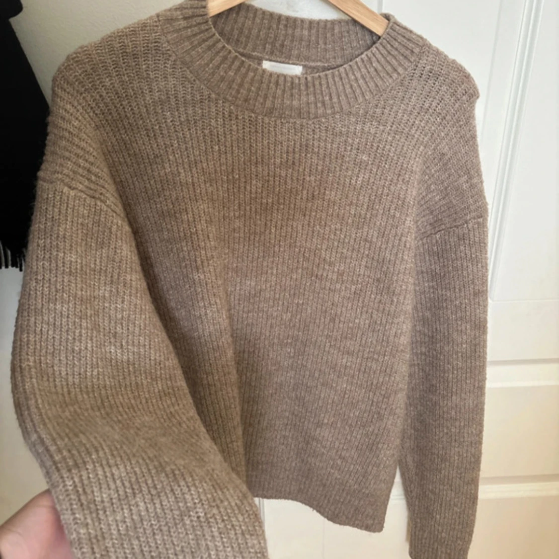 Beige stickad tröja från H&M - 1