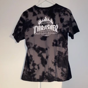 Thrasher x Huf tshirt  - Herr storlek S , använd typ 1 gång - nyskick 