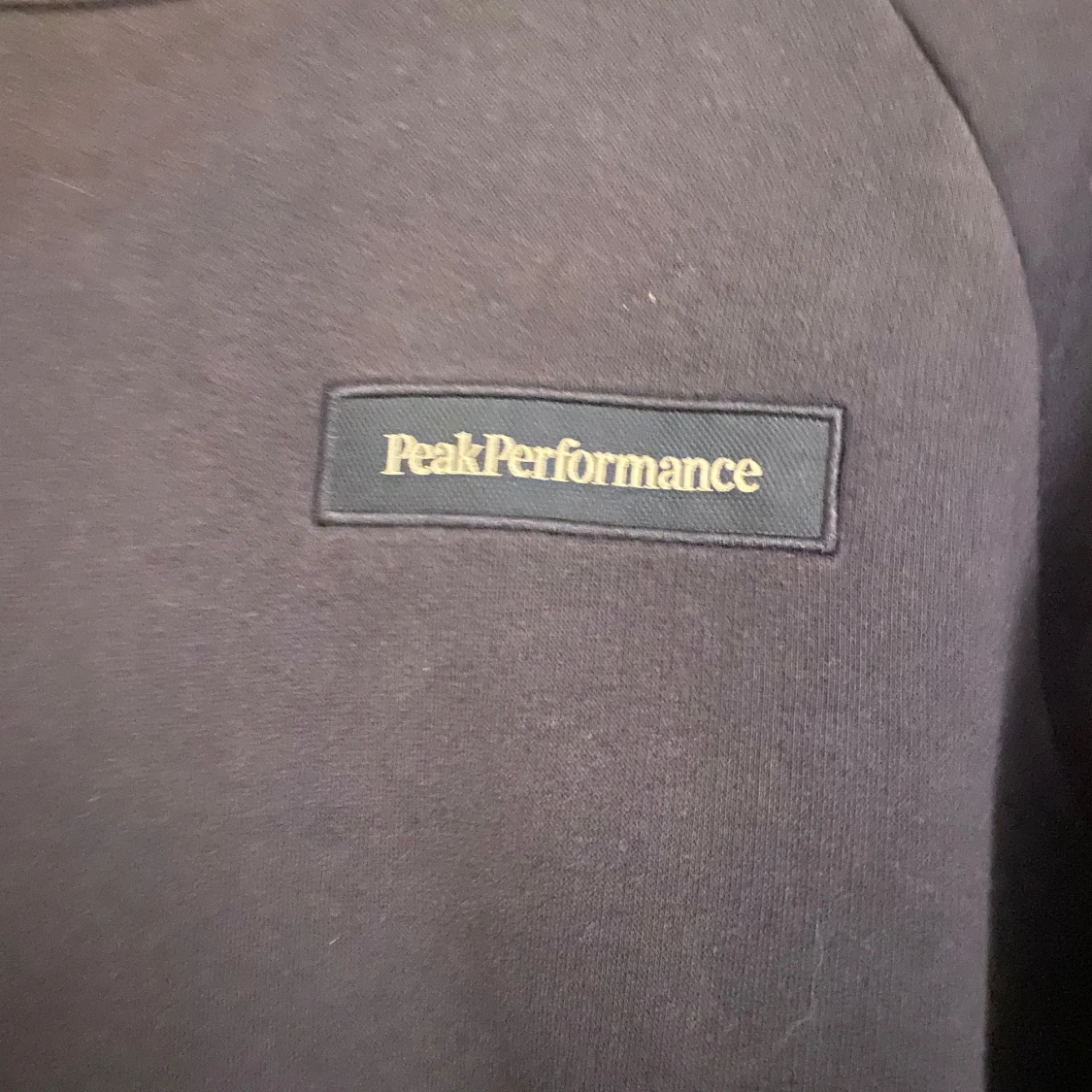 Mörkblå tröja från Peak Performance - 1