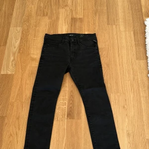 Replay Jeans - Replay jeans. W32 men passar W30 bättre. Längd 30. Byxorna är i fint skick. 