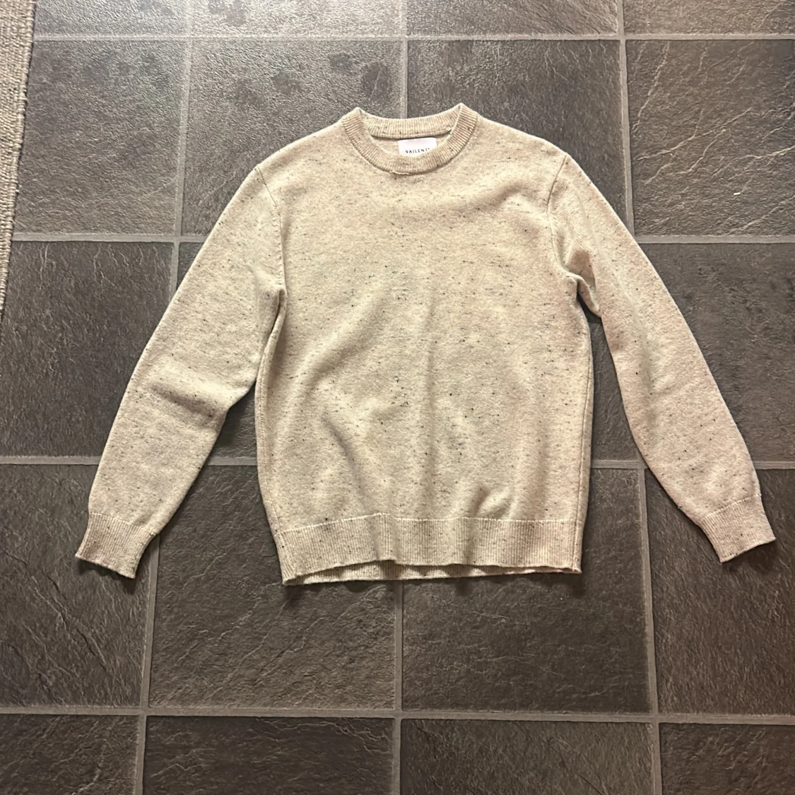 Beige tröja från Vailent