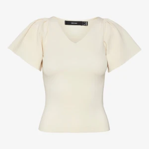 V- ringad t-shirt med volangarmar  - Säljs för att den inte kommer till användning. Perfekt nu till sommaren och våren!💕