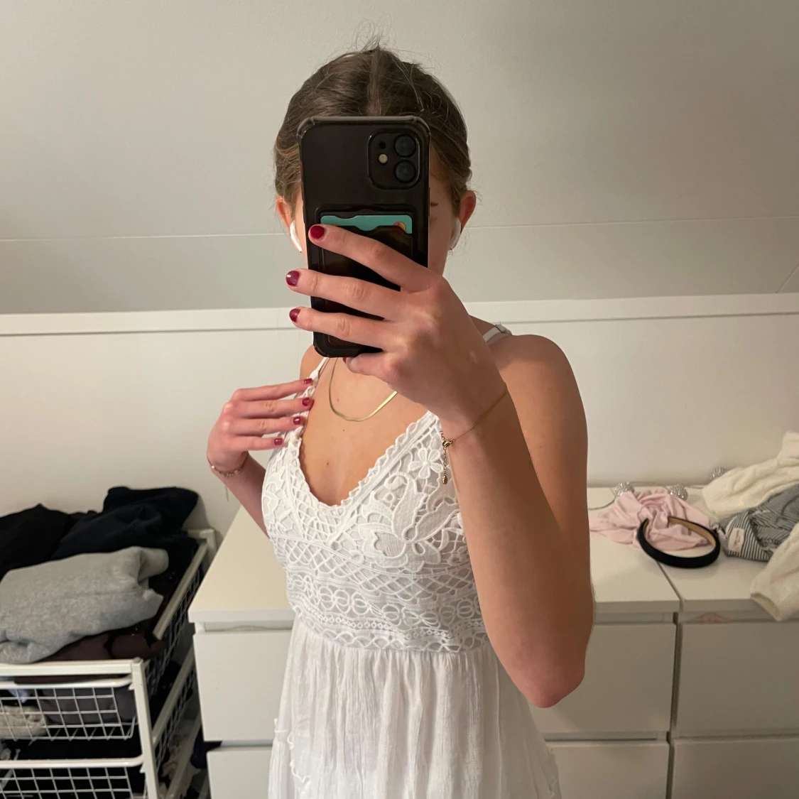 En vit sommarklänning  - 1