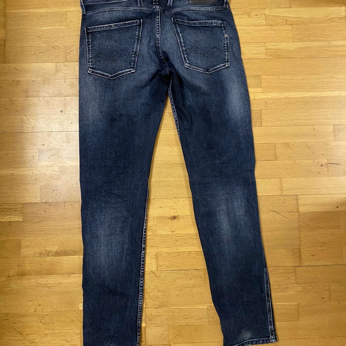 Mörkblå Replay Anbass jeans - 1