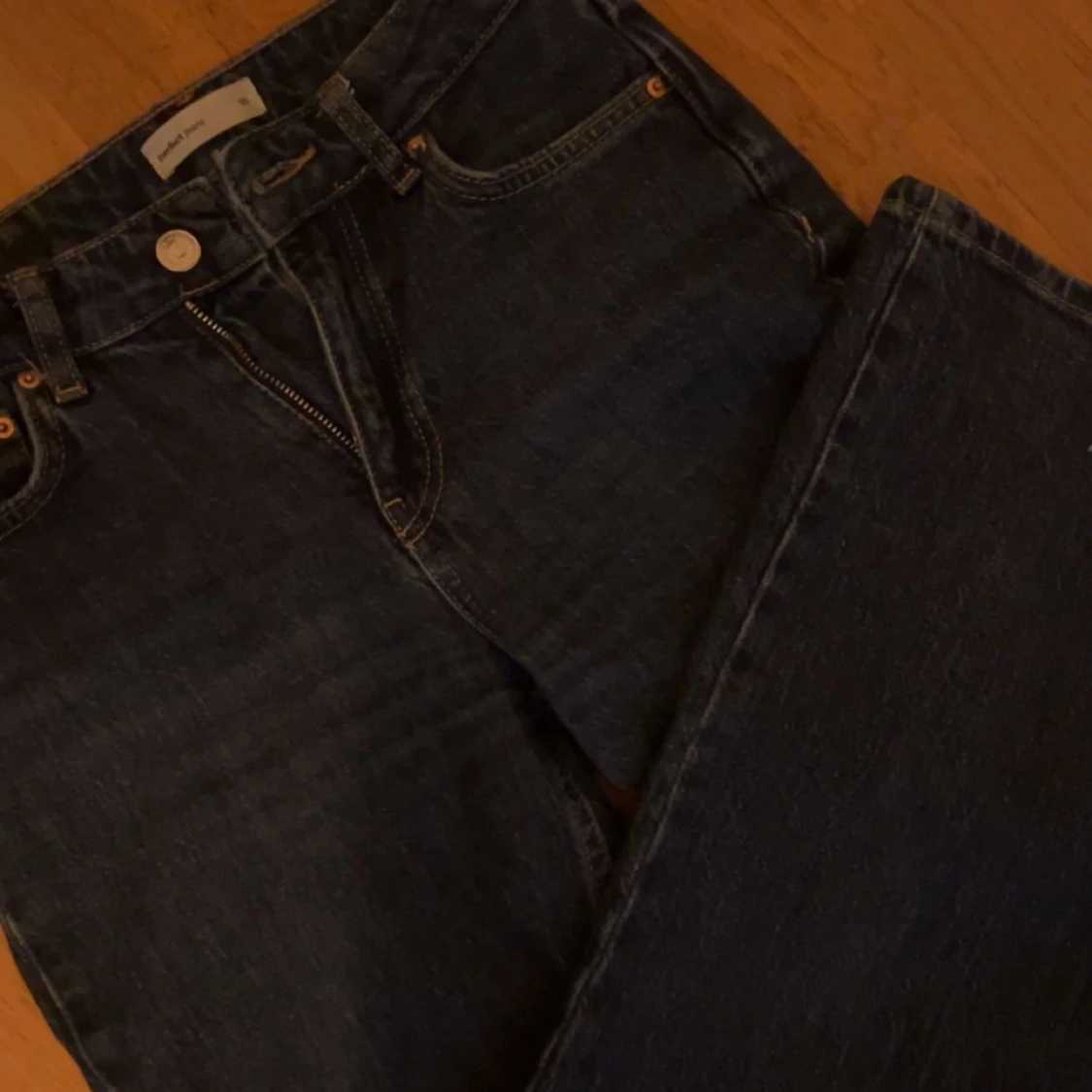 Mörkblåa jeans  - 91