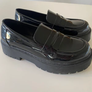 Loafers lack chunky 39 - Endast använda en gång, mycket fint skick.