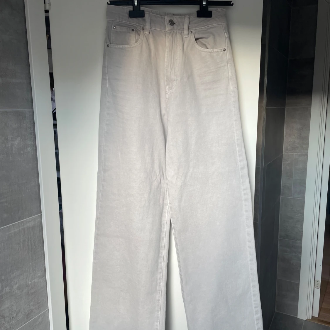 Grå jeans från Gina Tricot!