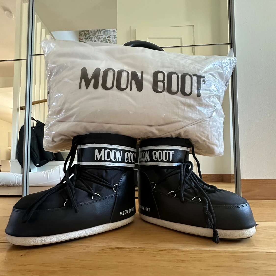 Moon boots