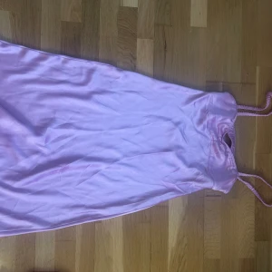 Zara klänning - Rosa zara klänning, storlek small