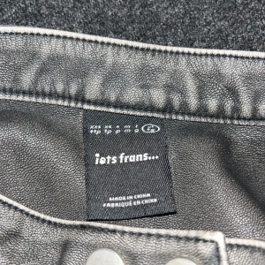 Skin jacka  - Det står att den är Xl men den passar M