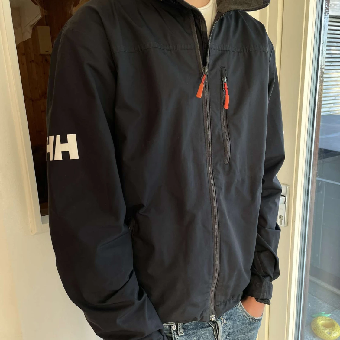 Svart vindjacka från Helly Hansen