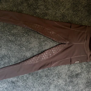 Bruna mayadelorez tights  - Bruna maya Delorez tights i mycket bra skick! Använda ett fåtal gånger. Hög midja med mobilficka! De är även helskodda Köparen betalar alltid frakten! 😊