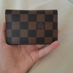 Louis vutton plånbok - Louis vutton plånbok hade den för 1månad 