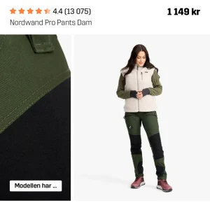 RevolutionRace byxor - Friluftsbyxor från RevolutionRace. Superbra skick, förutom att dragkedjan inte går att stänga på ena framfickan (se bild).   Sitter superbekvämt. De har luftfickor med dragkedja på sidorna och kardborreband ner vid fötterna.   Nypris 1 149.