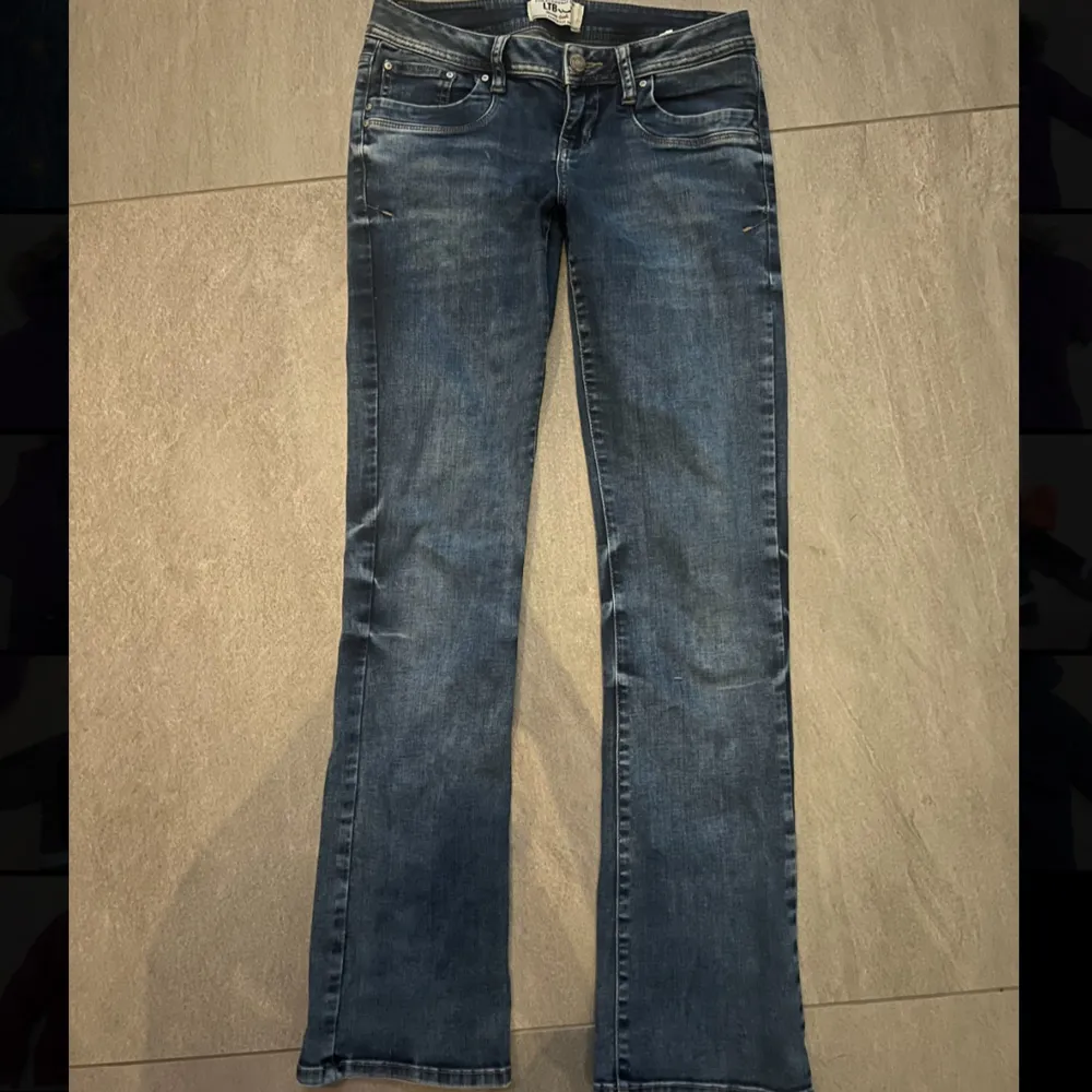 Snygga och stilrena jeans från ltb! Väldigt najs och populära, storlek w28, L32 men passar mig som oftast har 34-36 i ltb jeans!!!. Jeans & Byxor.