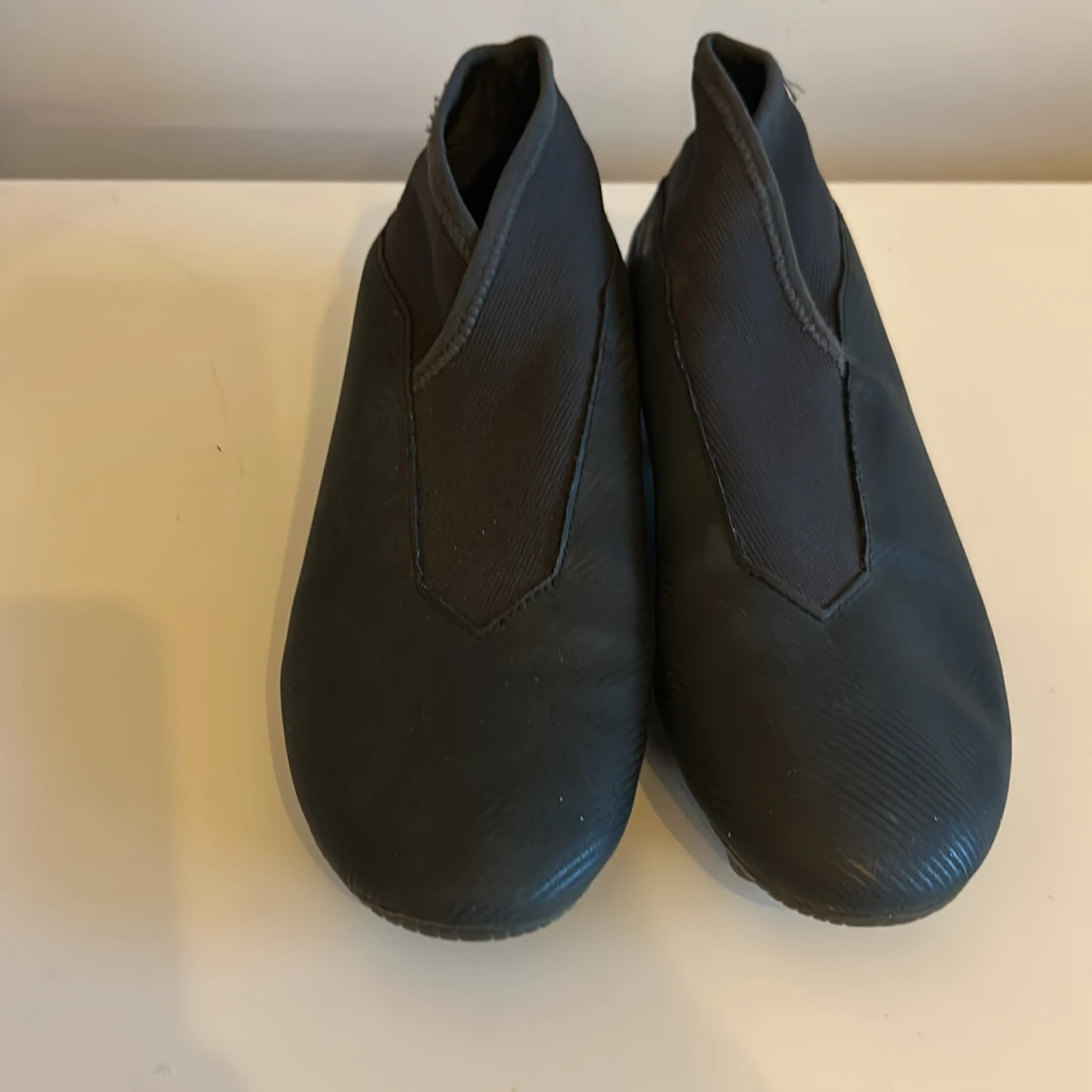 Svarta Adidas Nemeziz stlk 40 1/2