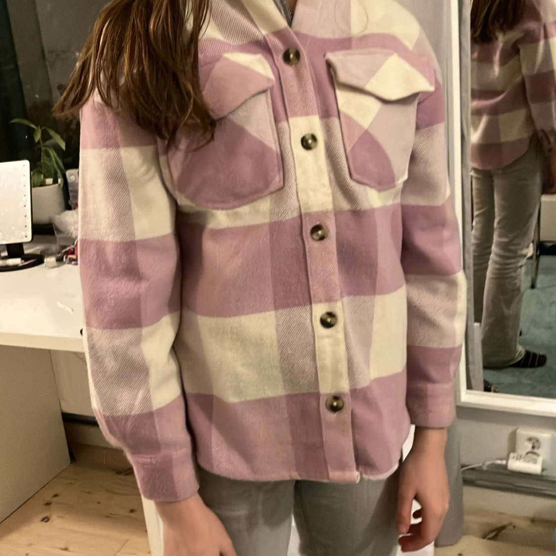 Rutig overshirt i lila och vit