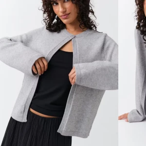 Grå kofta från Gina Tricot - grå kofta från Gina Tricot i storlek S. Aldrig använd bara testad 