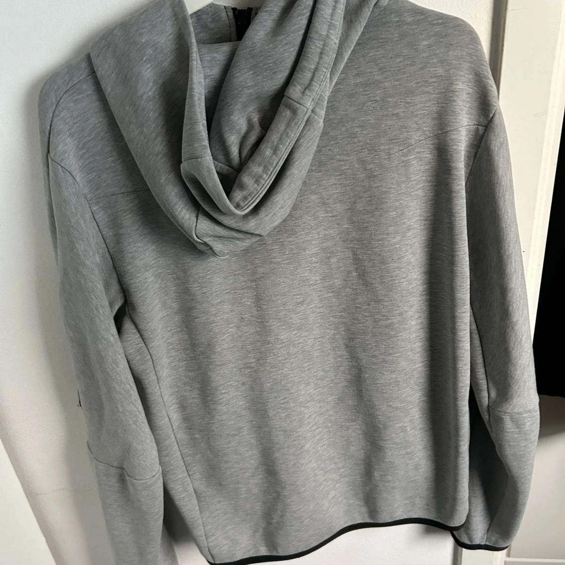 Grå hoodie från Nike - 90