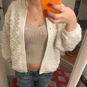 Mysig stickad kofta - Perfekt för vintern!