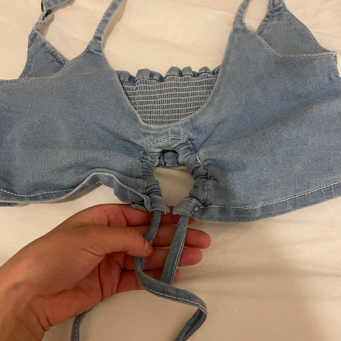 Blå jeanslinnetopp med knytning - 90