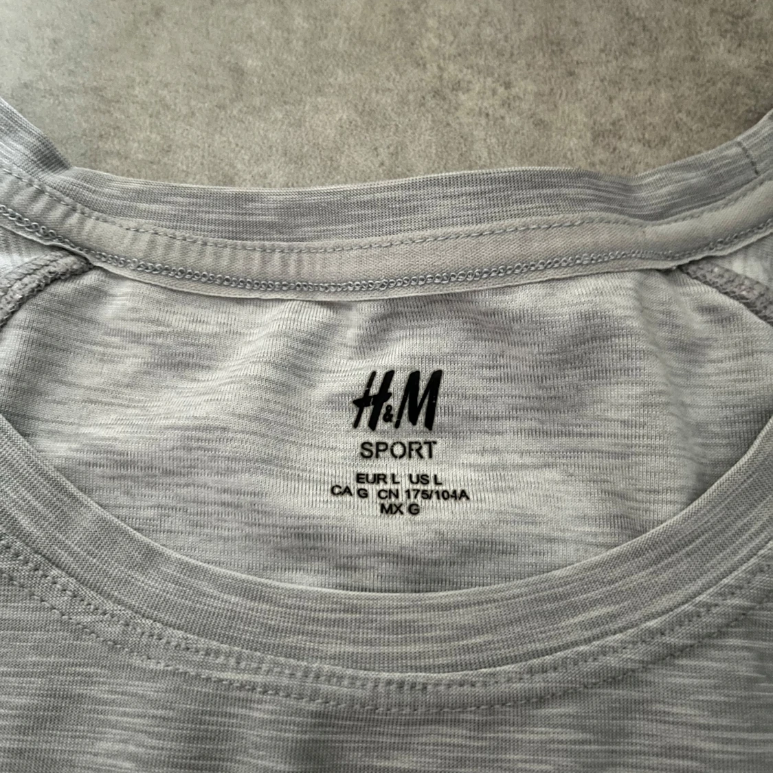 Grå sportt-shirt från H&M - 90