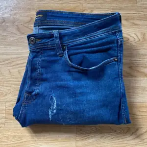 Jack & Jones jeans i nyskick | Nypris: 900 | Vårt pris 440 | Modell: Slim | 