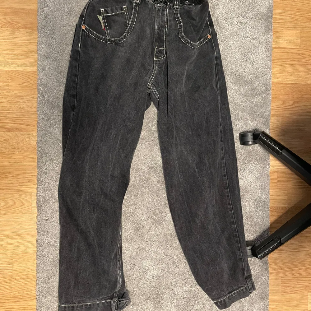 Fetta baggy JNCO jeans. beställda från deras hemsida. Bra kvalitet. . Farkut & Housut.
