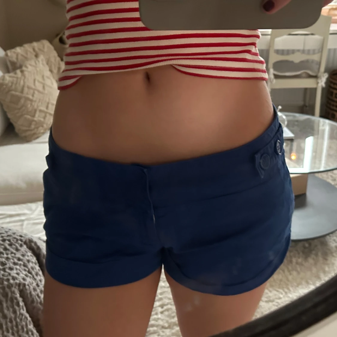 Blå shorts med knappar