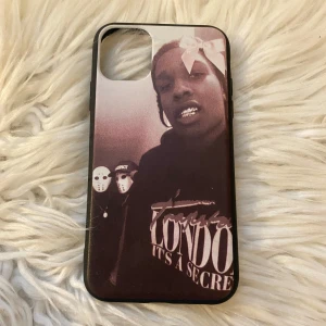 Mobilskal iPhone 11 - Snyggt mobilskal med ett tryck av A$AP Rocky, aldrig använt 💖