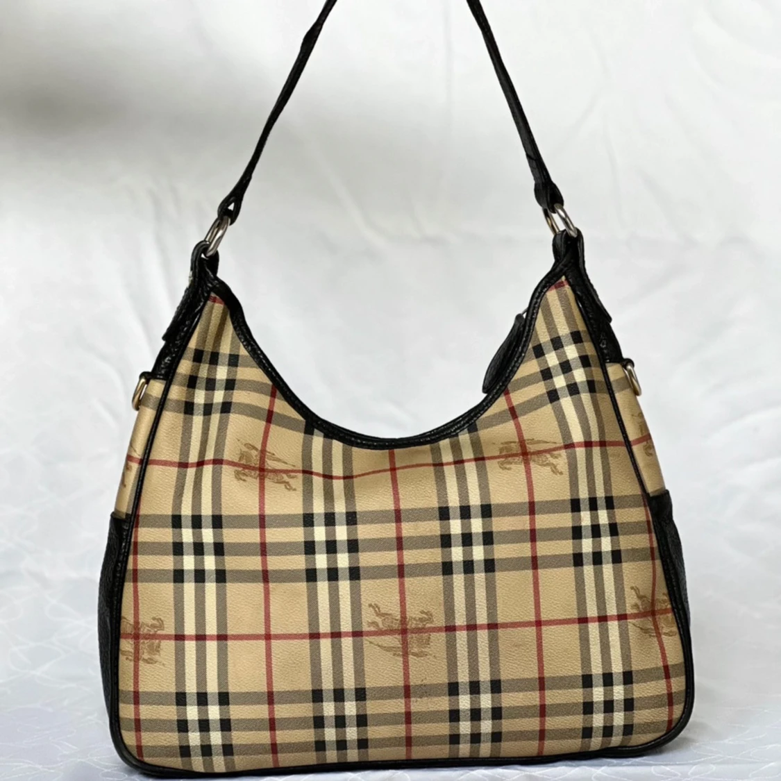 Rutig axelväska från Burberry - 90