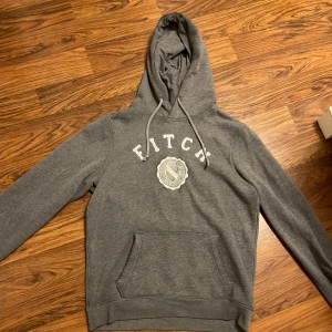 Abercombie & Fitch hoodie - En riktigt fräsch och stilig hoodie från abercombie & fitch. Storlek M. Hör av er med prisförslag ifall priset ej passar