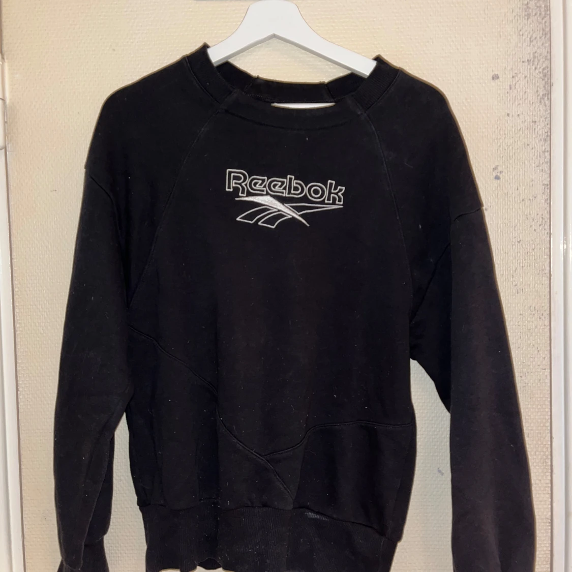Svart sweatshirt från Reebok