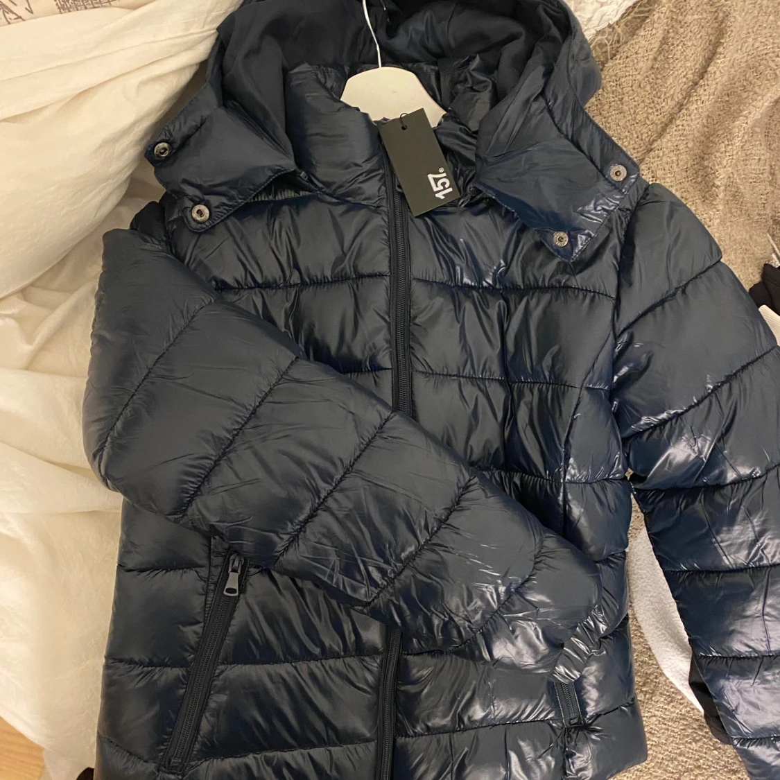 Blå pufferjacka från Lager157 - 90