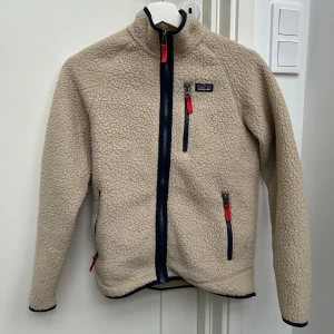 Patagonia fleece - Fleece från Patagonia! Väl använd, men inga defekter! Nypris 1299
