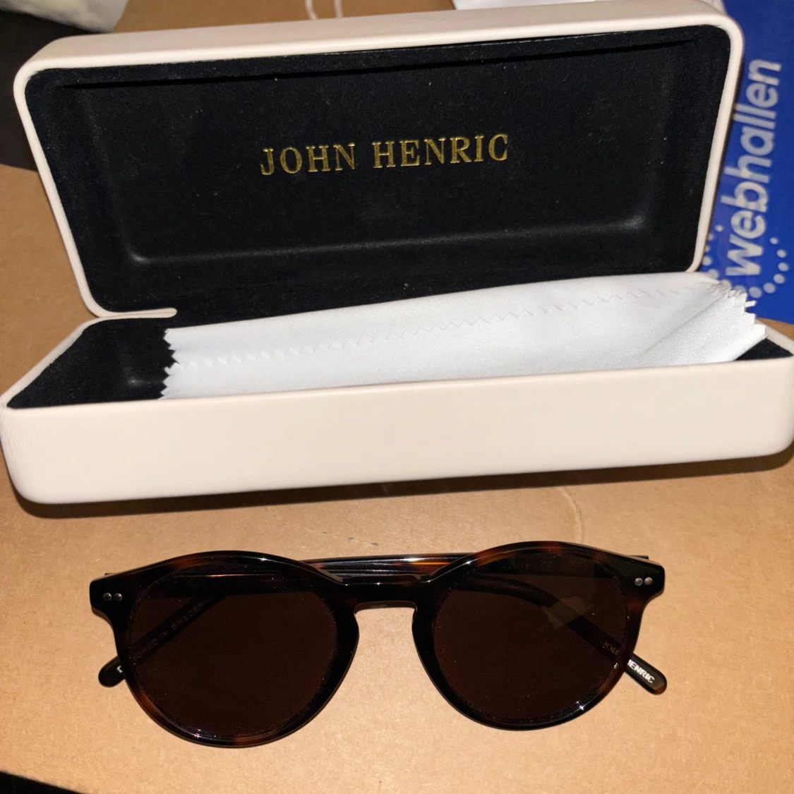 Solglasögon från John Henric