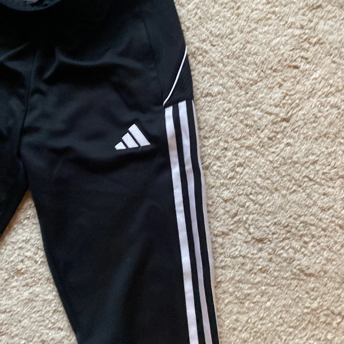 Svarta träningsbyxor från Adidas - 93