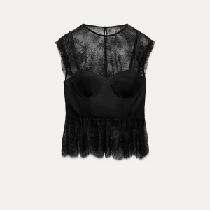 Svart spetsblus från Zara  - Helt ny, prislapp kvar