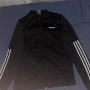 Adidas Zip Up Jacket - Good condition worn a few times and no stains! its a kids size medium!