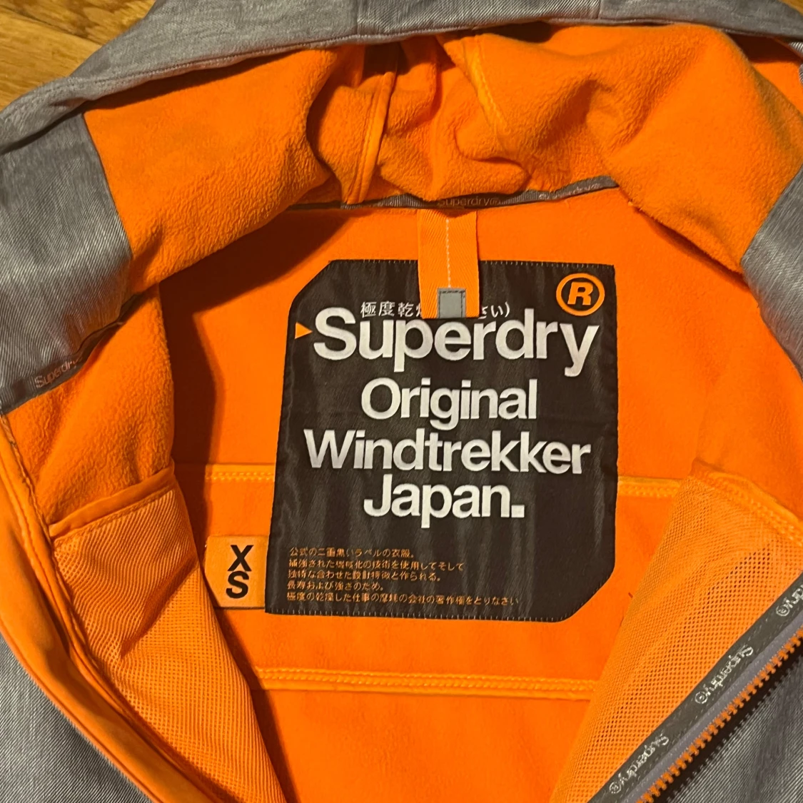 Grå vindjacka från Superdry - 91