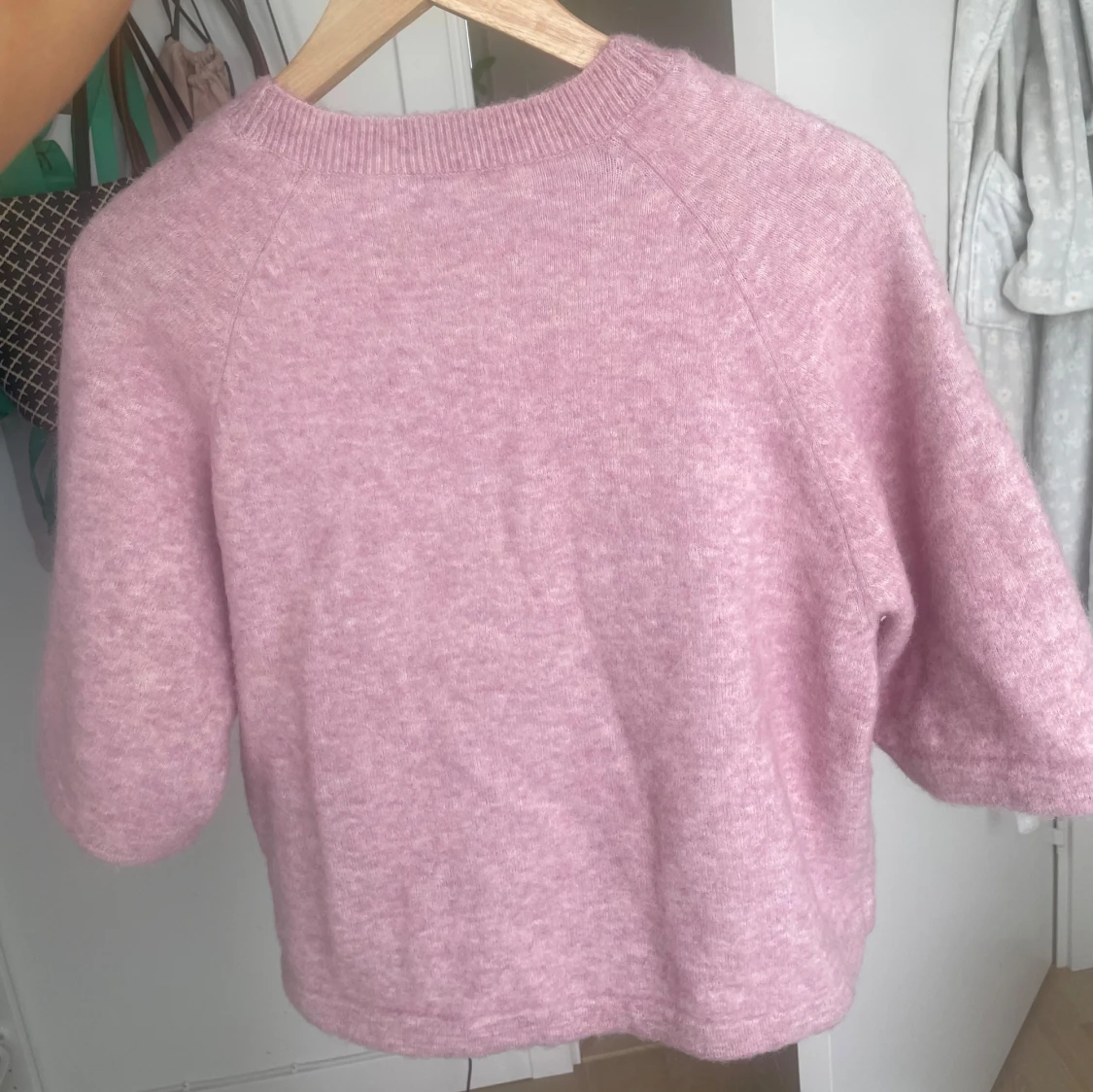 Rosa stickad tröja från & Other Stories - 90