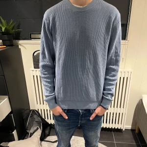 Blå tröja - Blå tröja från Cubus, inte använt mycket alls. Storlek S och kostar 300 ny.