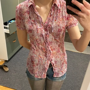 Söt Rosa blus - Fin blus från Mexx som inte kommer till användning! Sitter som M/S. 