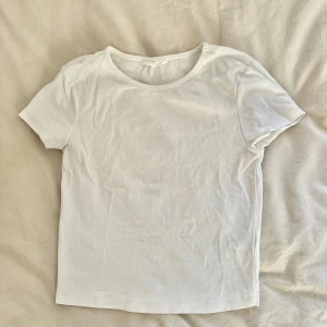 topp - Gina Tricot  - En basic topp ifrån Gina Tricot