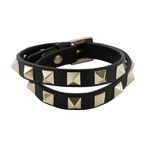 Valentino armband dubbel - Säljer mitt supersnygga valentino armband då de inte kommer till användning längre❤️dustbagen medföljer❤️.