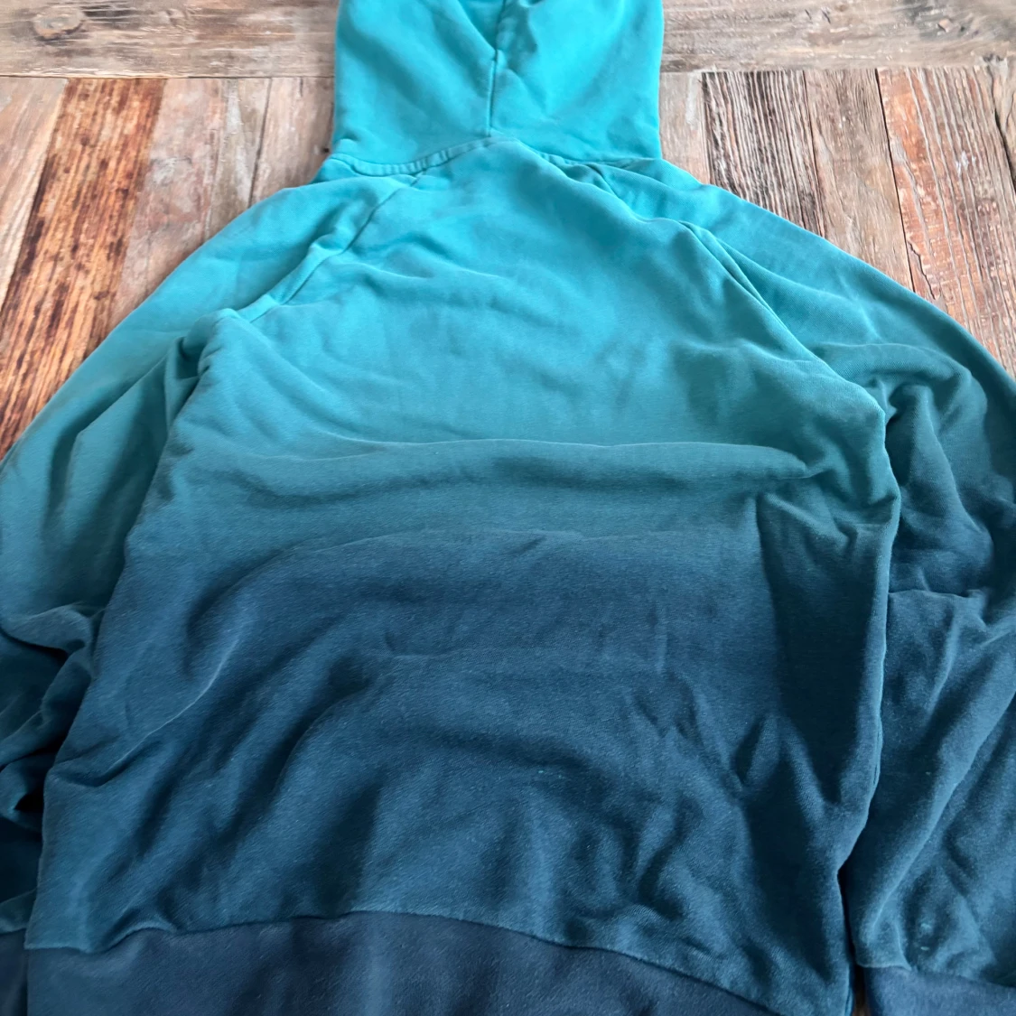 Grön hoodie från Peak Performance - 90